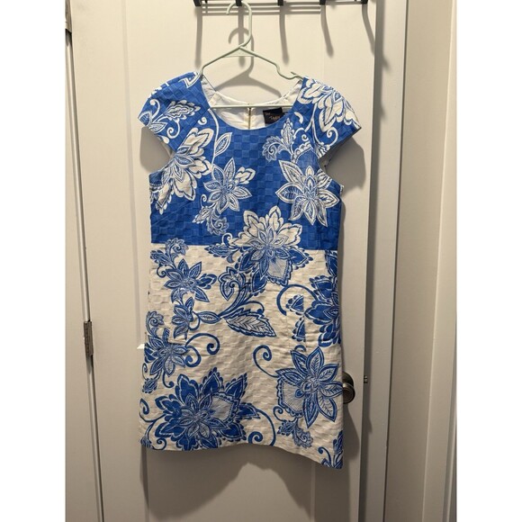 TAYLOR Brand Blue & White Cap-Sleeve Dress Floral Round Neckline Lined Size 10 - Picture 1 of 4